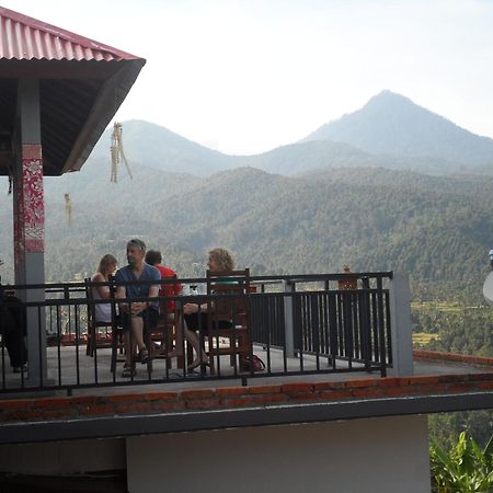 One Homestay And Warung Munduk Zewnętrze zdjęcie